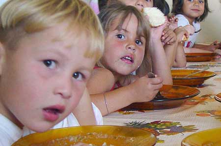 Comer en familia es bueno para los chicos que tienen asma ...