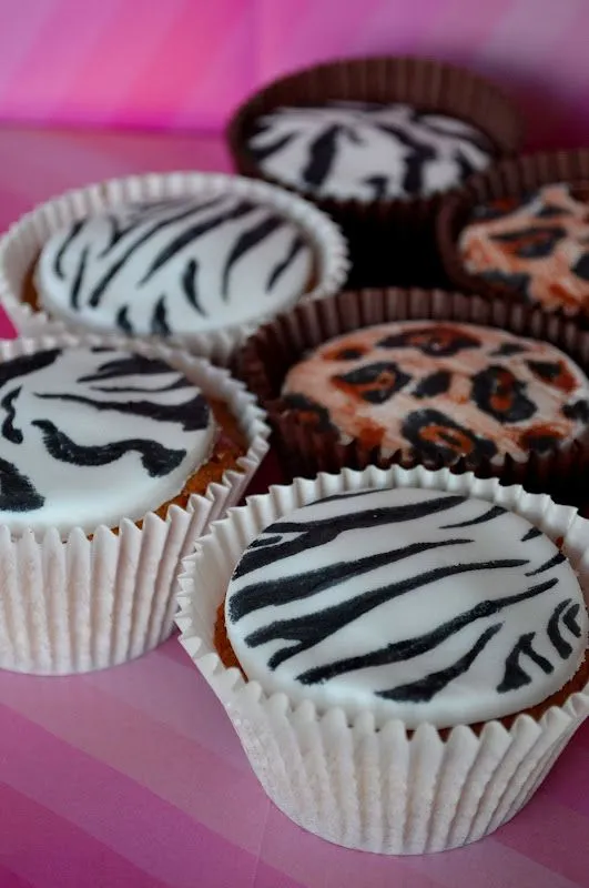 Comfort Bites...: Animal Print Cupcakes