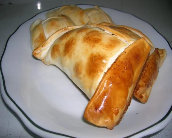 Comida Típica Chilena: Empanada de Pino | CleanPress