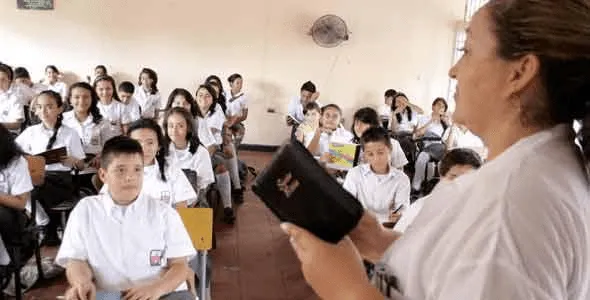 Concejo de Villavicencio obligará a estudiar la Biblia en escuelas ...