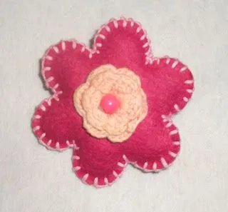 CONDECORATE CON UN BROCHE: BROCHE FLOR ROSA 6 pétalos