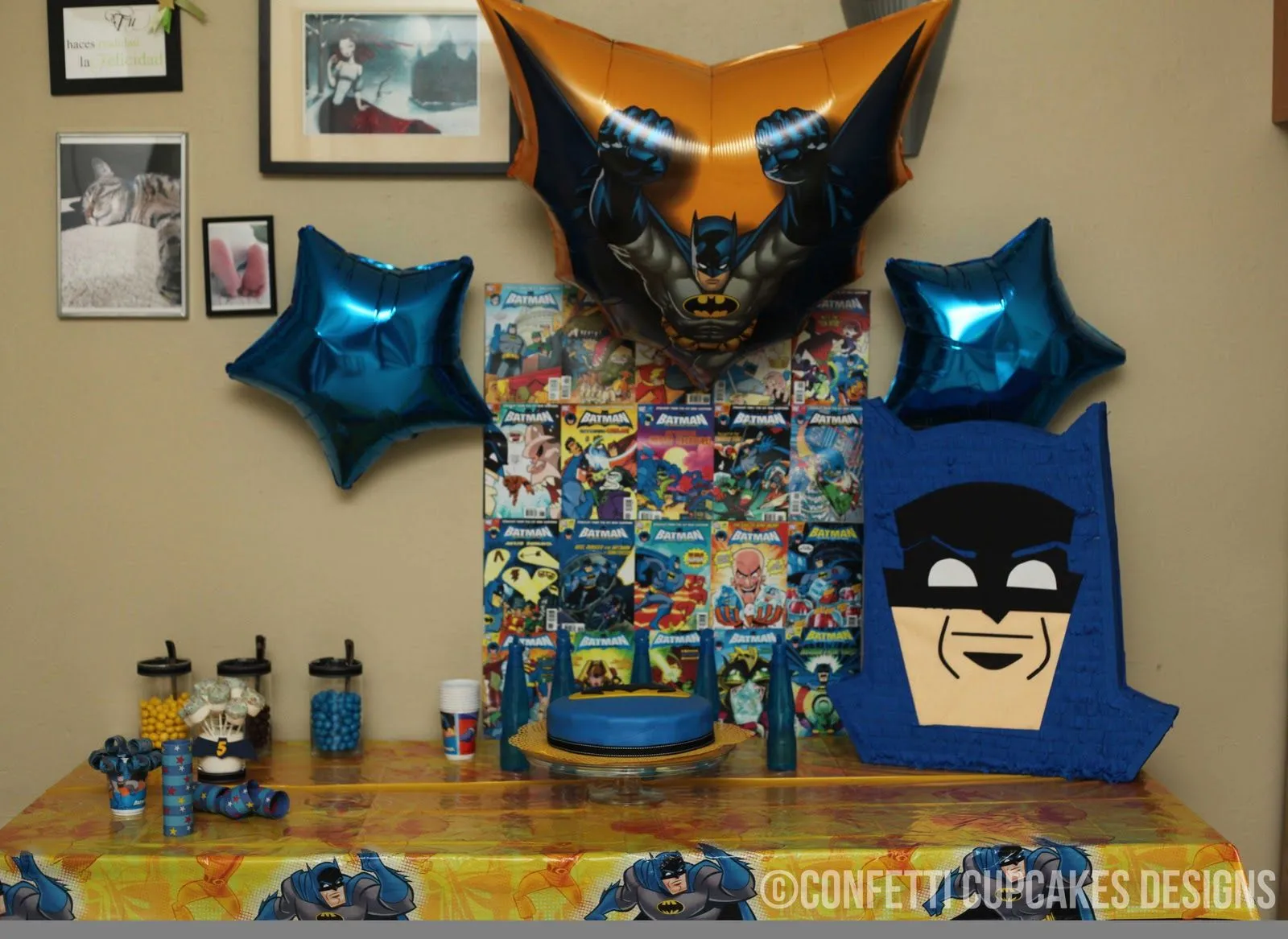 Confetti Cupcakes Designs: Batman the Brave and the Bold Party