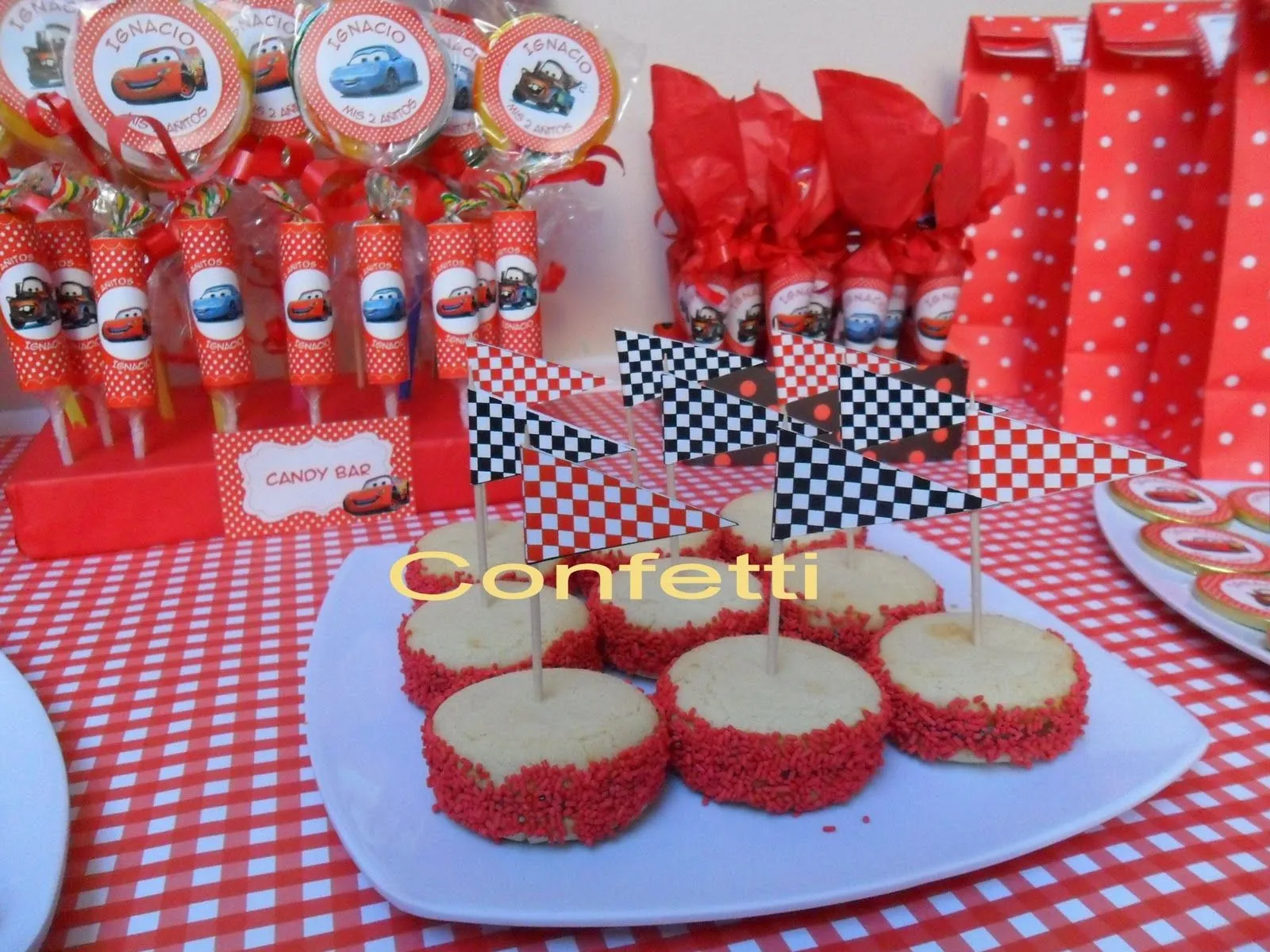 Confetti Dulces Momentos: Mesa de golosinas con Cars