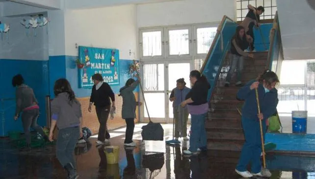 Día D para conflictos en el Urgencias y en las escuelas | La Voz ...