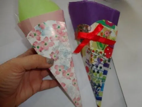 Cono o contenedores para dulces Diy - YouTube