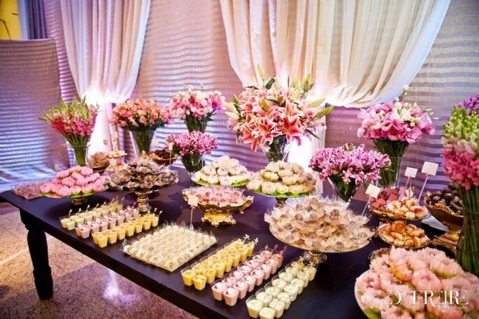 Consejos para tener una mesa de dulces bien decorada en tu boda