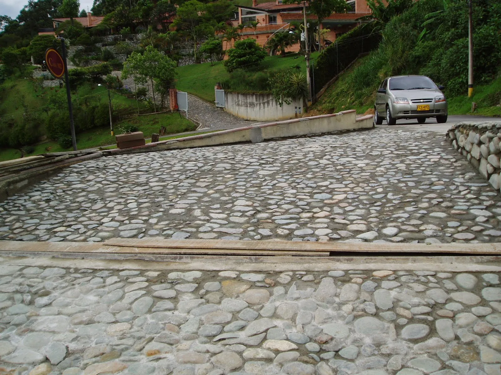 CONSTRUCTORA INMO CASA s.a.s: PISO DE PIEDRA EN LA ENTRADA DE LA ...