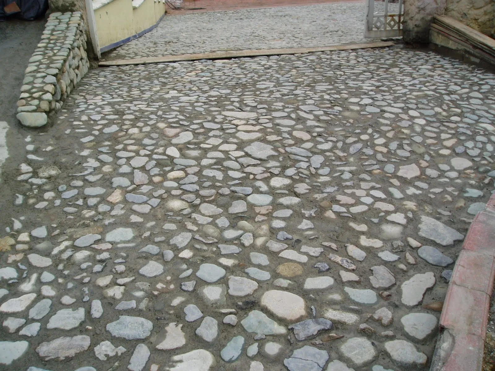 CONSTRUCTORA INMO CASA s.a.s: PISO DE PIEDRA EN LA ENTRADA DE LA ...