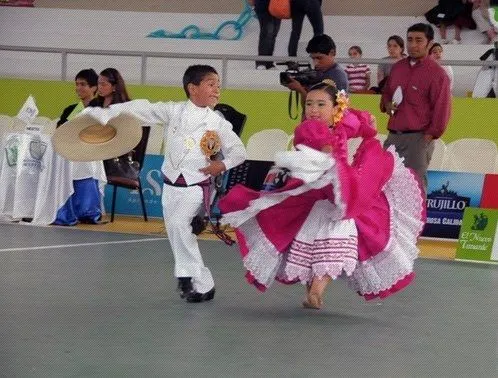 Niños bailando marinera norteña - Imagui