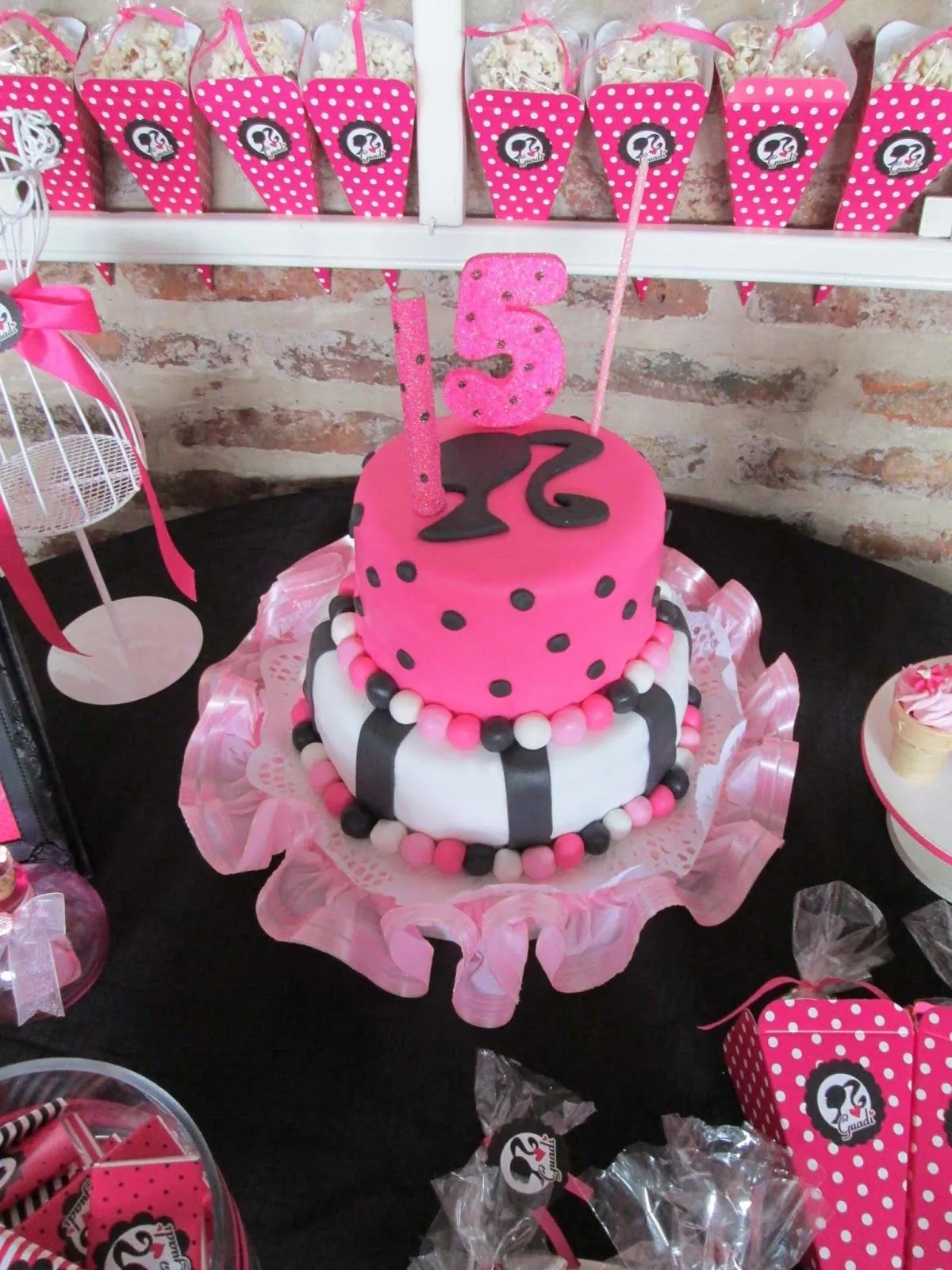 Las Cookie Makers: ::BARBI MODA MAGICA EN PARIS:: CUMPLE #5 GUADI