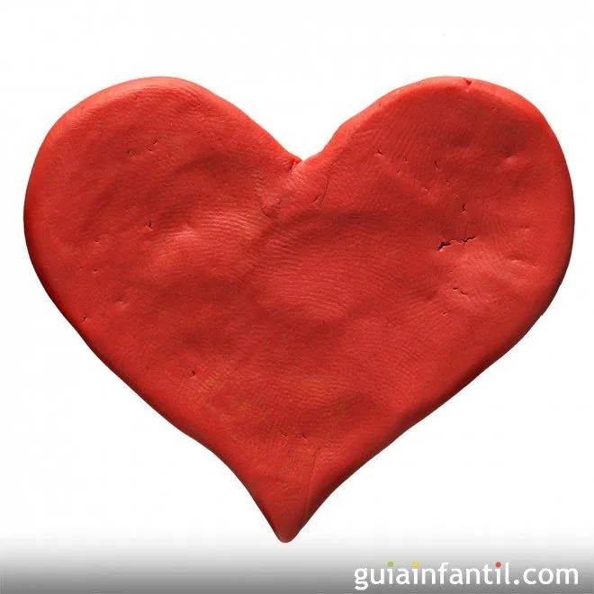 Corazón de pasta de sal. Manualidades caseras para niños