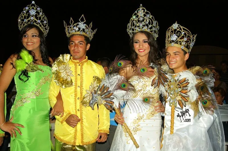 CORONAN REYES DEL CARNAVAL COATZINTLA 2012