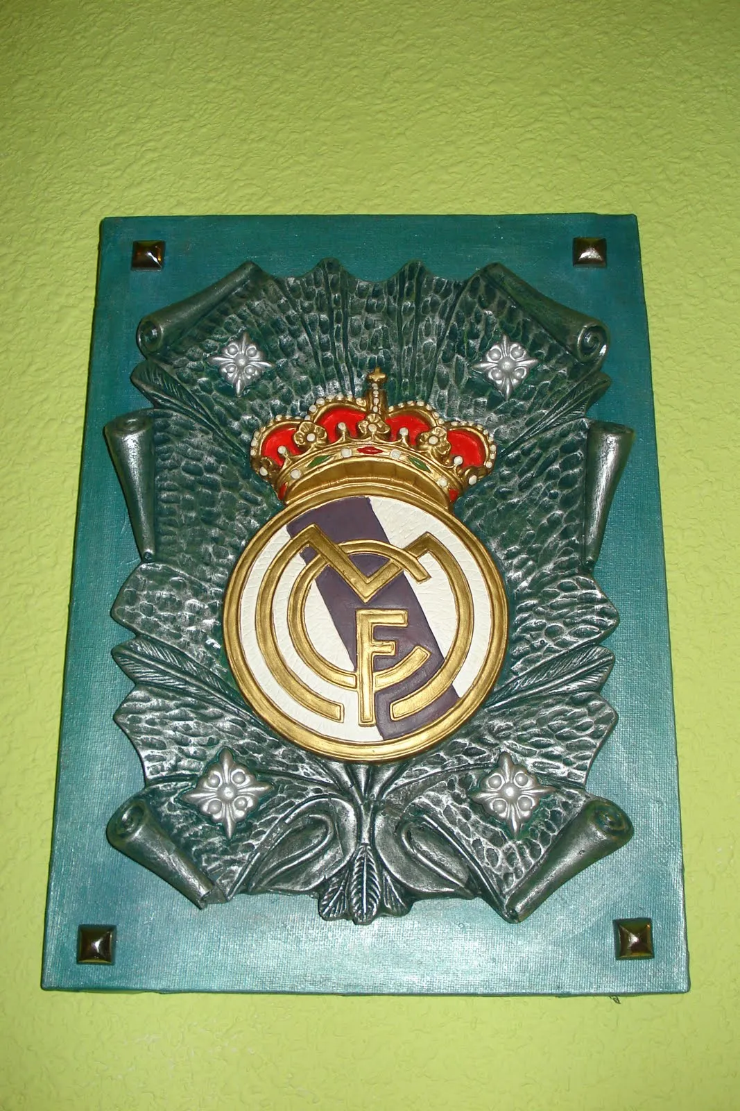 El corralito de Piraeus: Escudo del Real Madrid