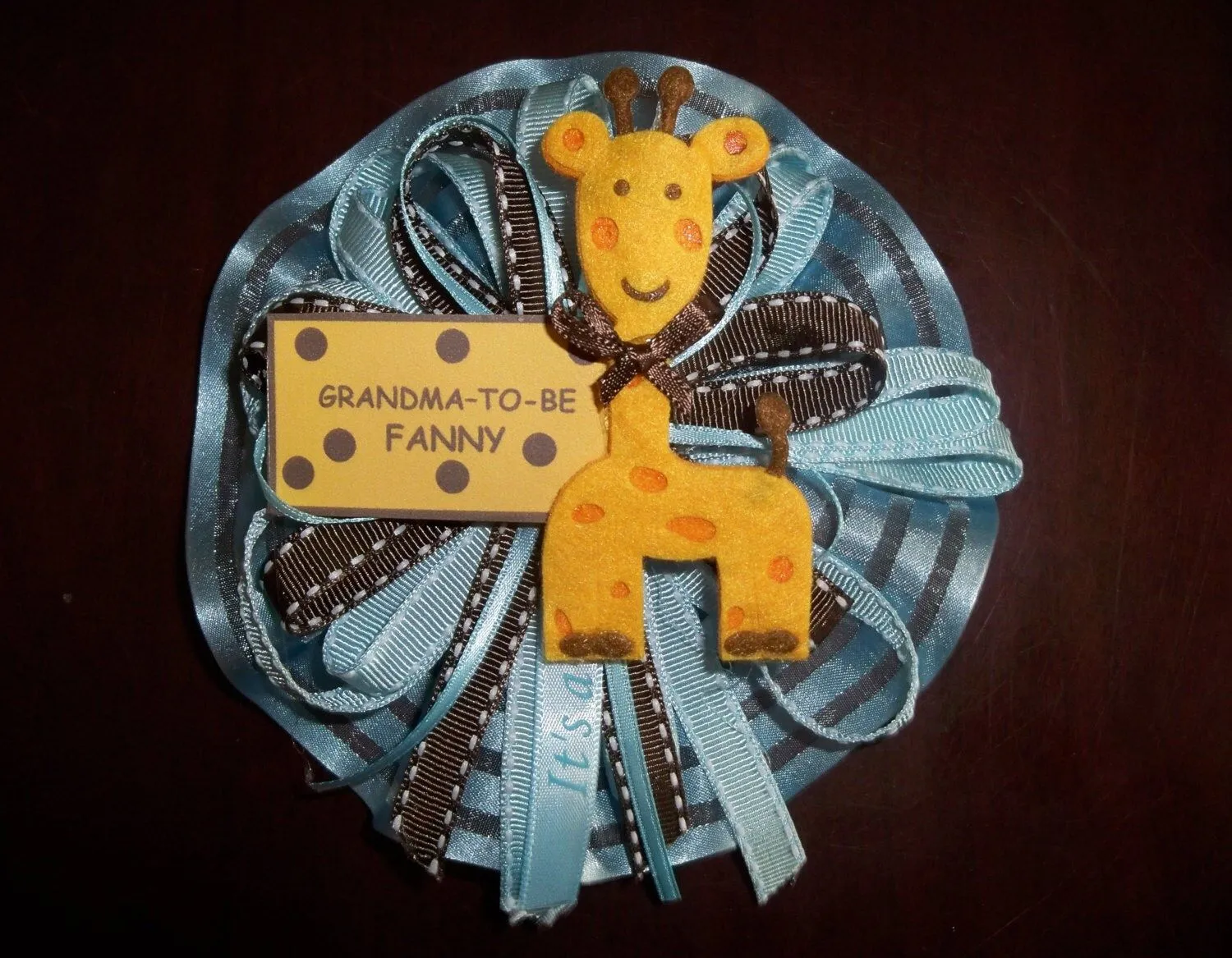 Corsage para mama en baby shower de niño - Imagui