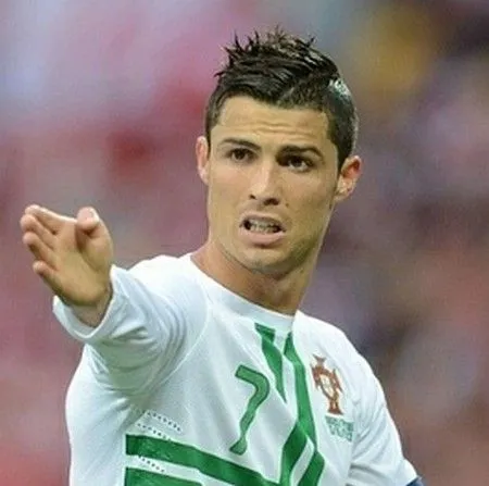 Cortes de pelo de Cristiano Ronaldo - Imagui