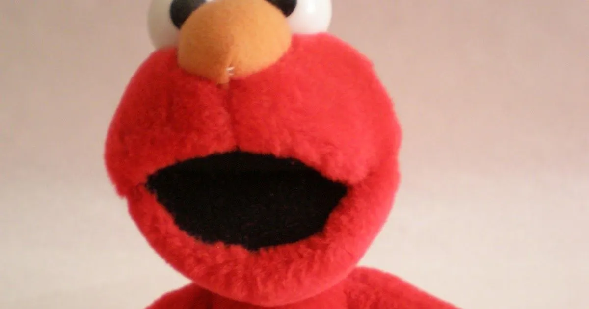 Qué cosa tan dulce!: Cupcakes de Elmo con sabor a mantequilla de cacahuete  y vainilla