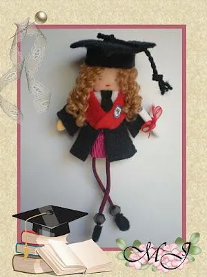 Cosiendo con María José: Muñequita de graduación