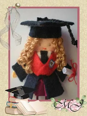 Cosiendo con María José: Muñequita de graduación