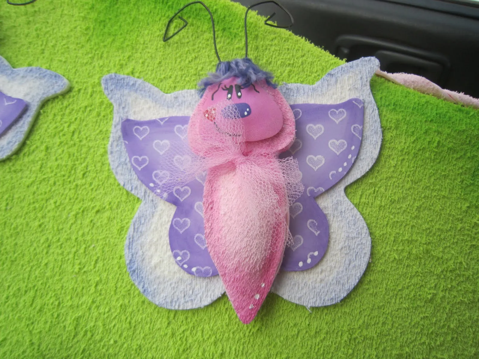 MIS COSITAS EN GOMA EVA: Perchero con mariposas