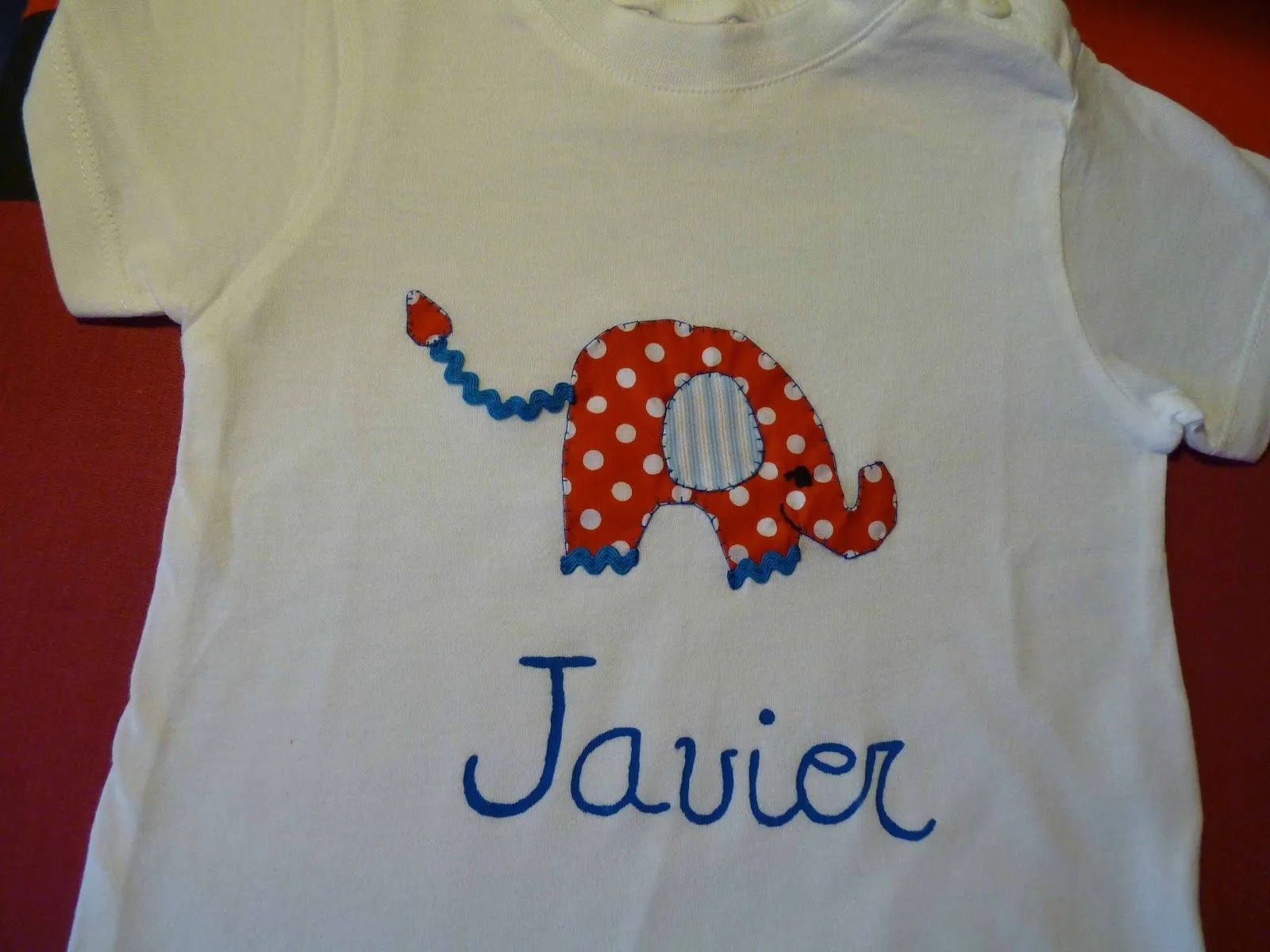 Las Cositas de Marga: Camiseta con elefante decorada a mano para ...