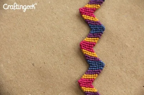 Craftingeek*: Pulsera de hilo: Zigzag paso a paso