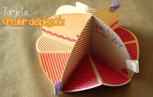 Craftingeek*: Tarjeta Circular Stand-up // Scrapbook FACIL