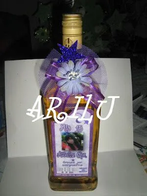 CREACIONES ARILU: BOTELLA DE VINO DECORADA PARA 15 AÑOS