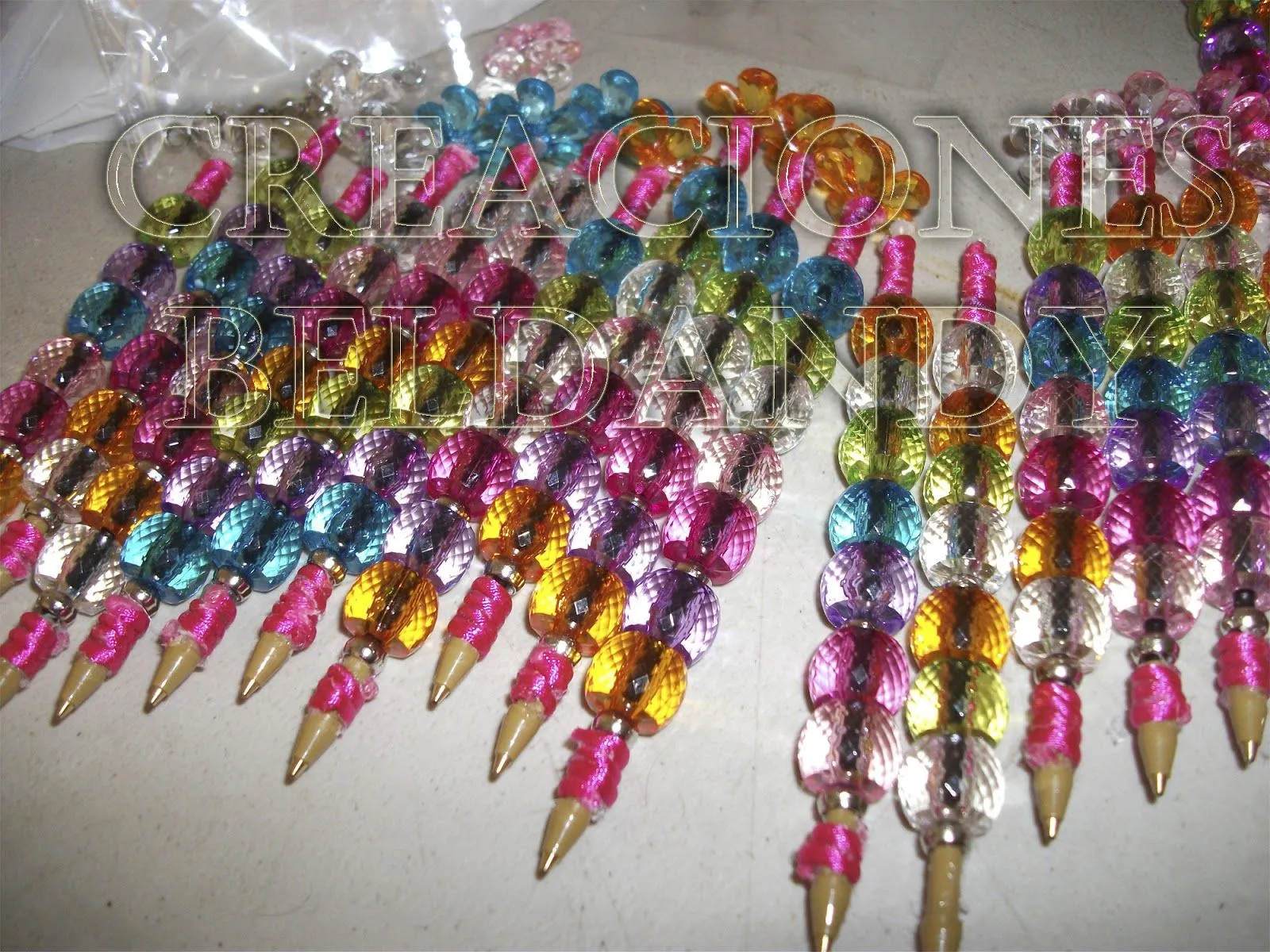 CREACIONES BELDANDY: PLUMAS DECORADAS