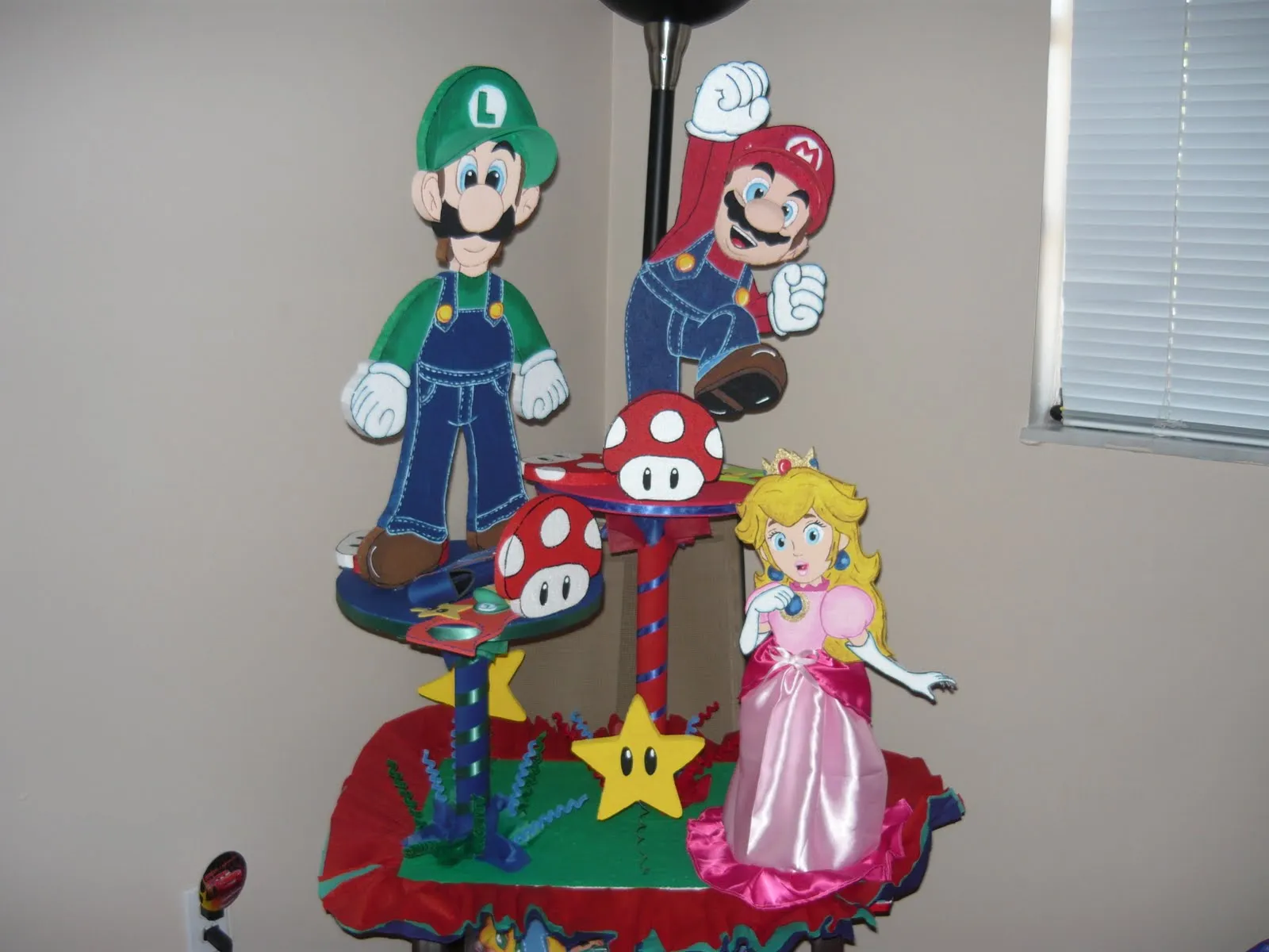 Creaciones Lorimar: CHUPETERAS MARIO BROS Y AMIGOS