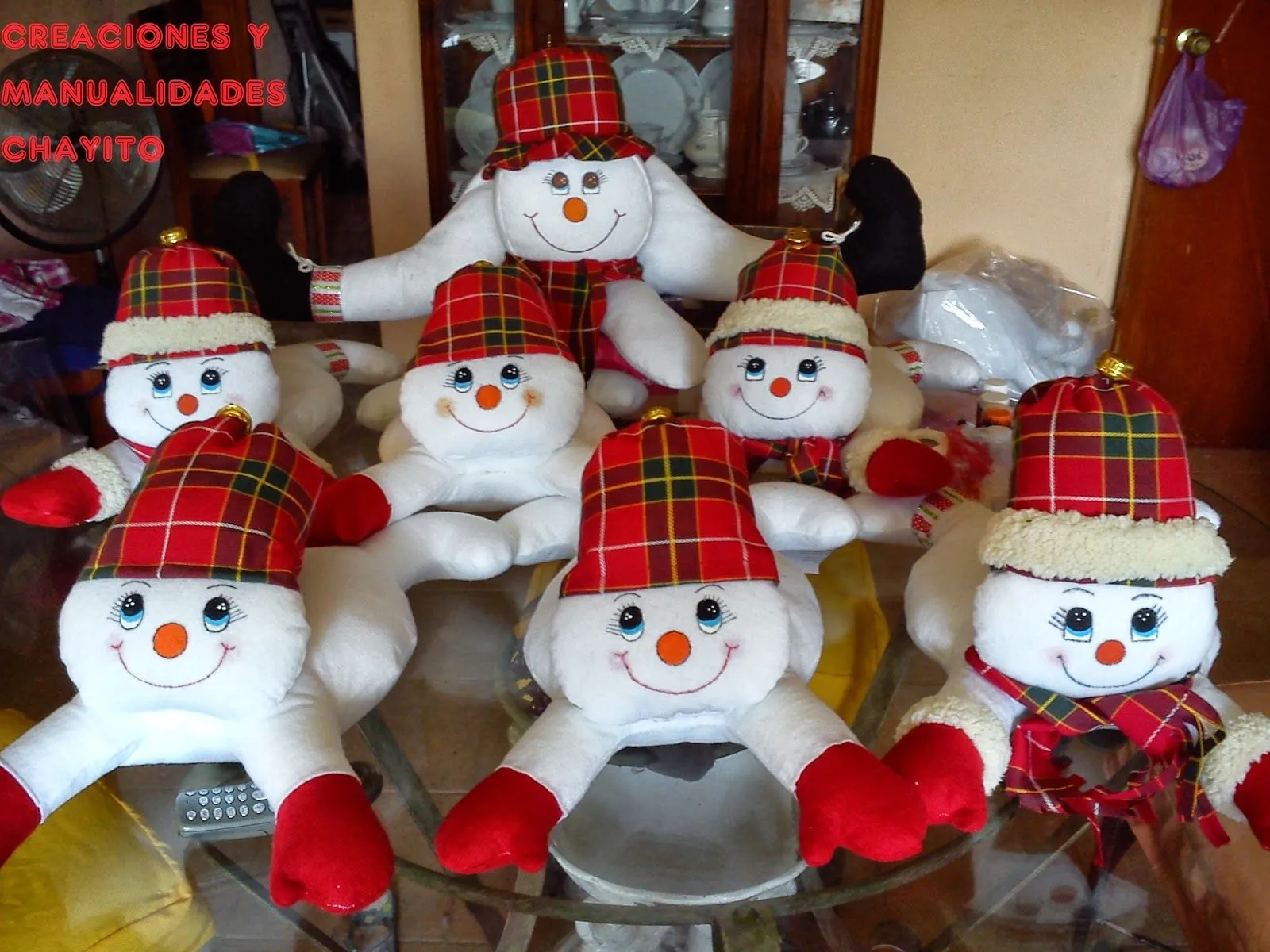 Creaciones y Manualidades "Chayito": MUÑECOS DE NIEVE NAVIDEÑOS