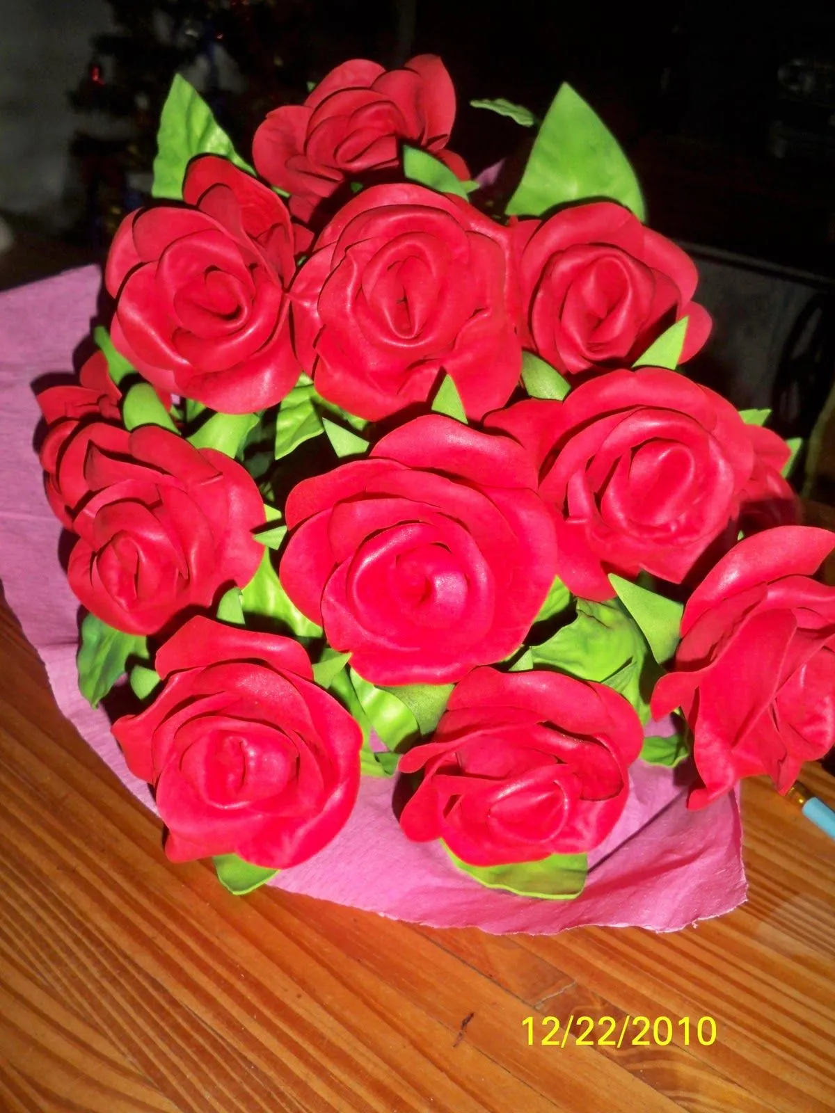 Creaciones Nancy: 12 ROSAS DE GOMA EVA.