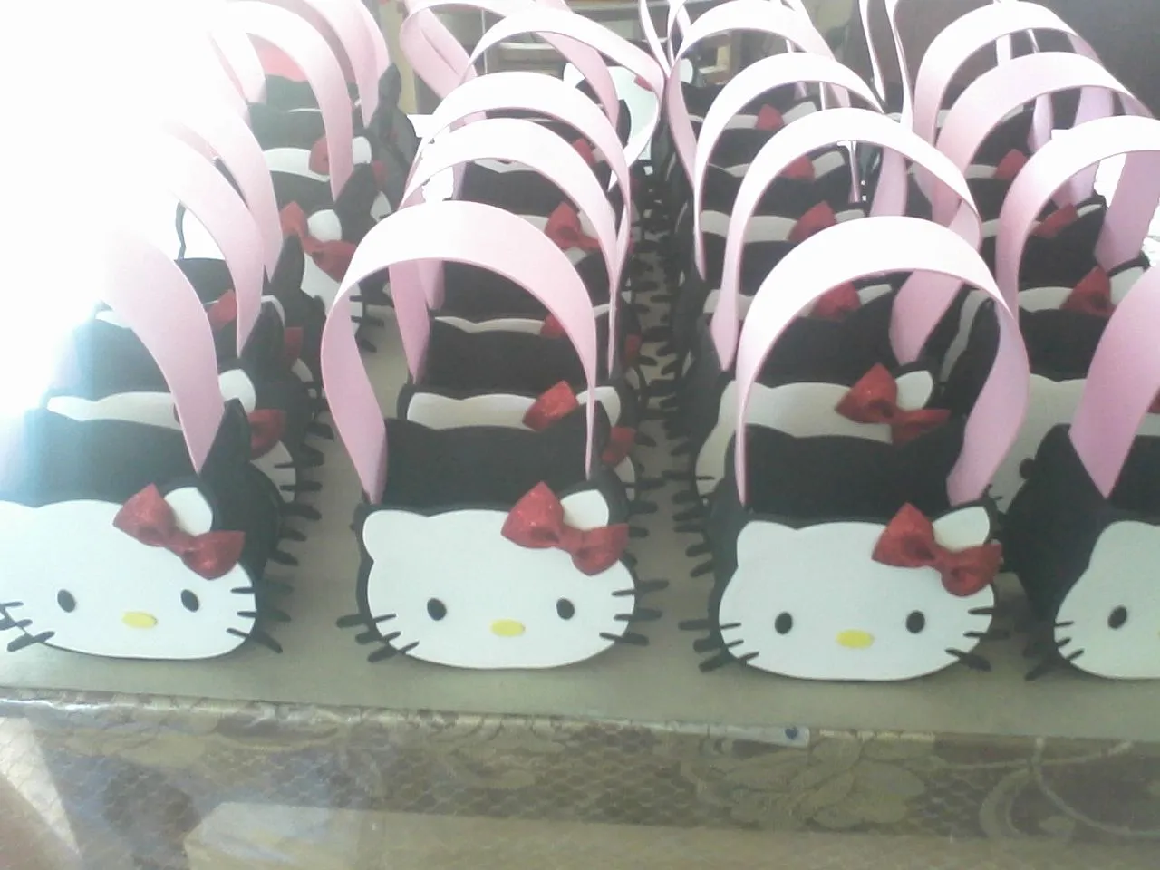 Creaciones Samadith Piura - Peru: CARTERITAS HELLO KITTY SORPRESAS ...