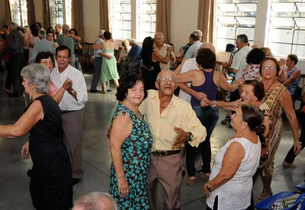 Criju comemora 4º aniversário com dança e bolo - Jundiaí Online