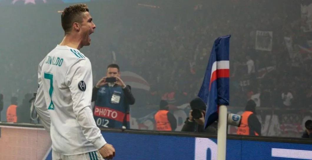 Cristiano sigue 'humillando' a Messi en la Champions | Defensa Central