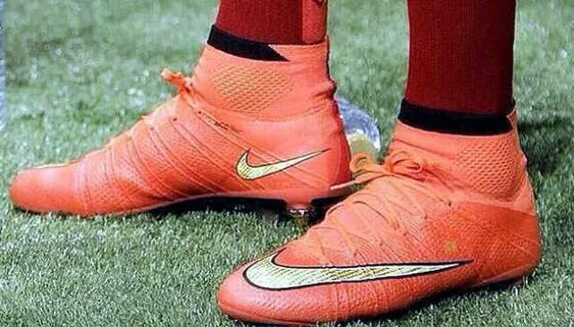 Cristiano Ronaldo presentó los botines que usará en el Mundial ...