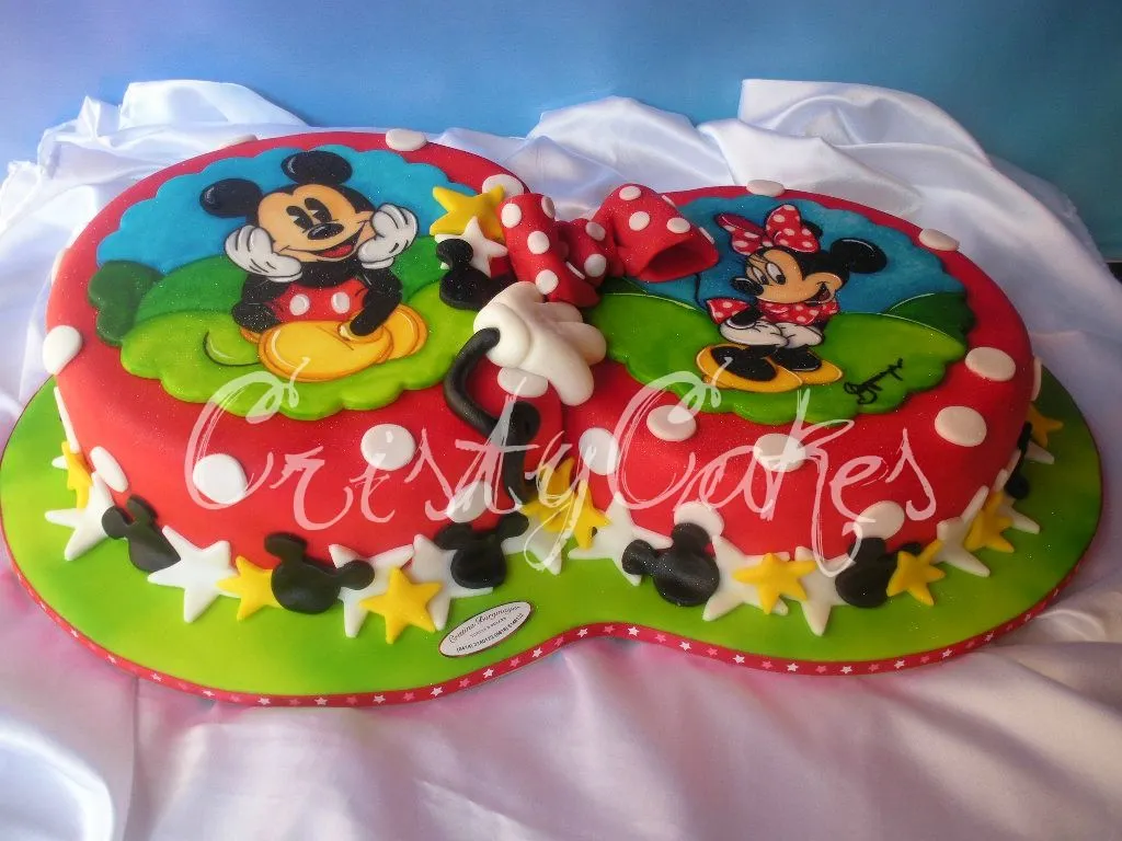 Cristy's Cakes: Minnie y Mickey Mouse de rojo