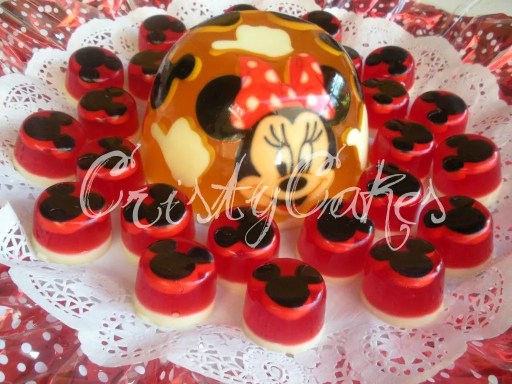 Cristy's Cakes: Minnie y Mickey Mouse de rojo