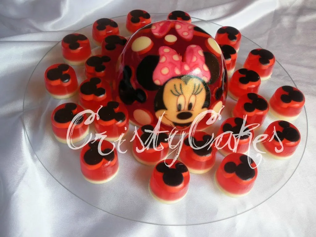 Cristy's Cakes: Minnie Mouse en Fucsia