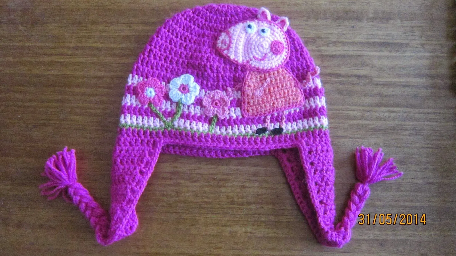 CROCHANDO MIMOS CON NINITA: GORRO A CROCHET DE PEPPA LA CERDITA