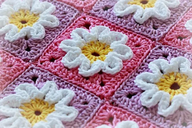 Crochet 3D Flower Squares Revisited « Crafts « Zoom Yummy