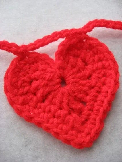 Crochet Heart Garland | Skip To My Lou