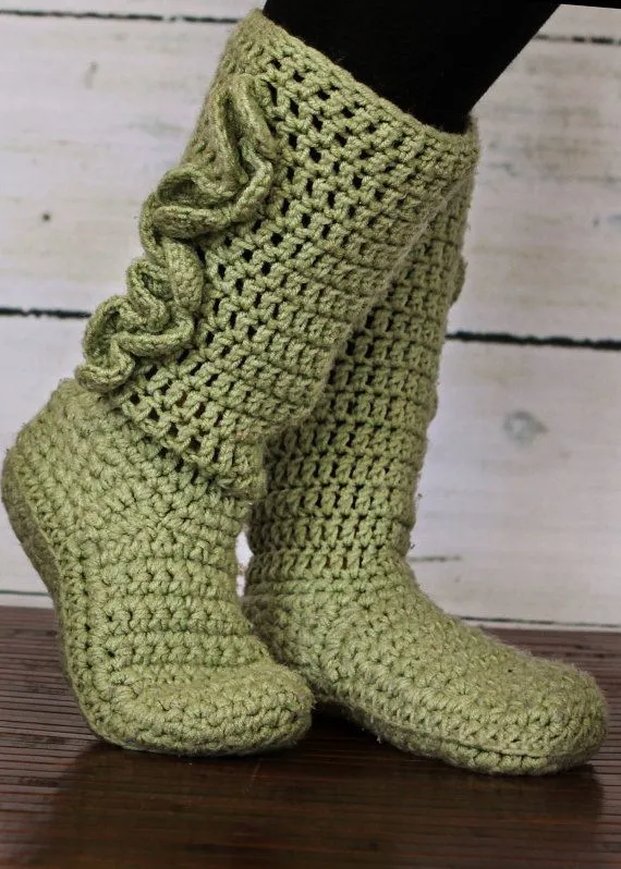 Crochet slippers on Pinterest | 742 Pins on crochet slippers, slipper…