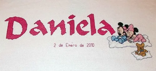 Cuadro con el nombre de Daniela : Labores en Punto de Cruz