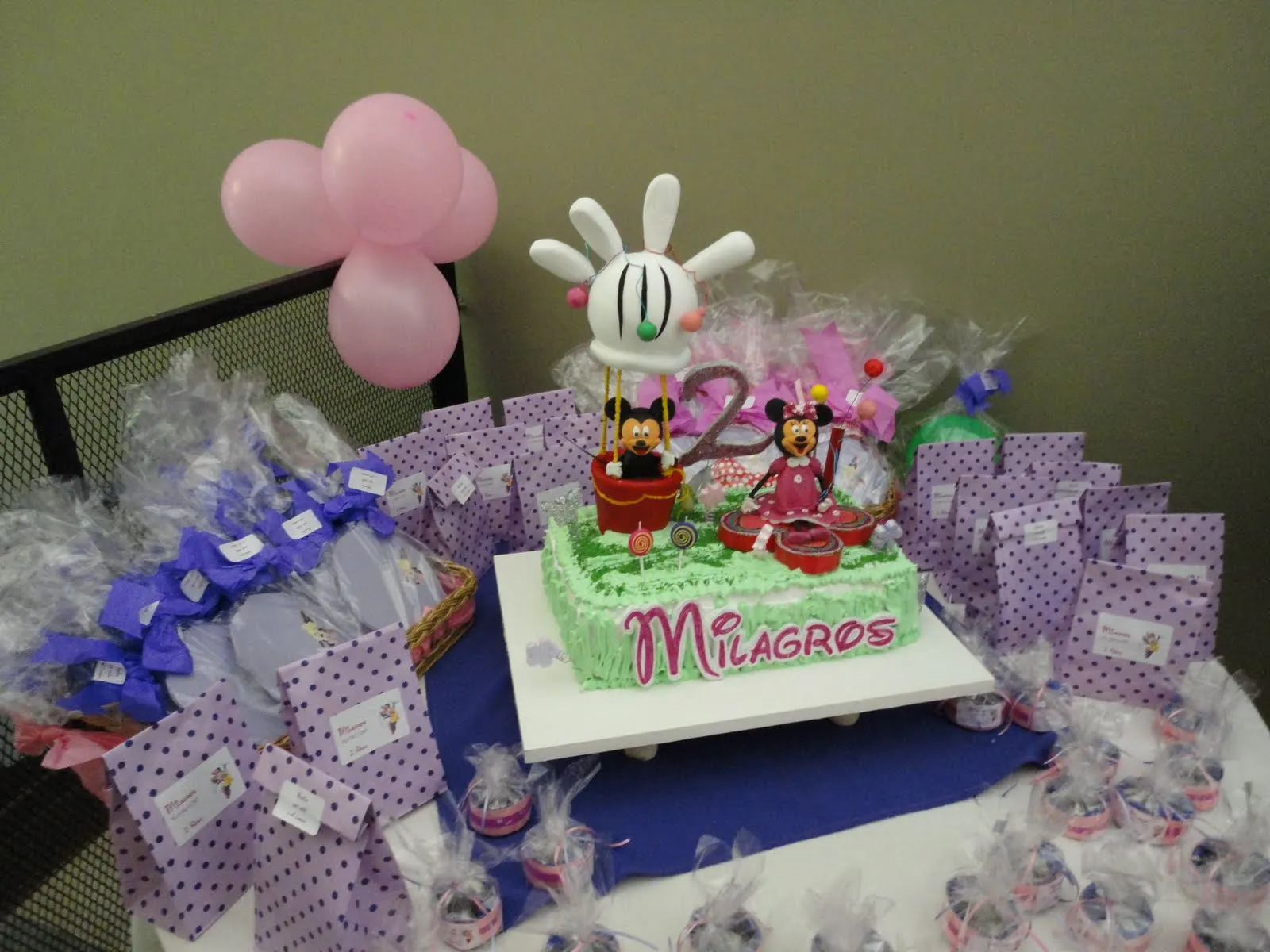 Cubre Tortas Con Diseno De Minnie Wallpapers | Real Madrid Wallpapers