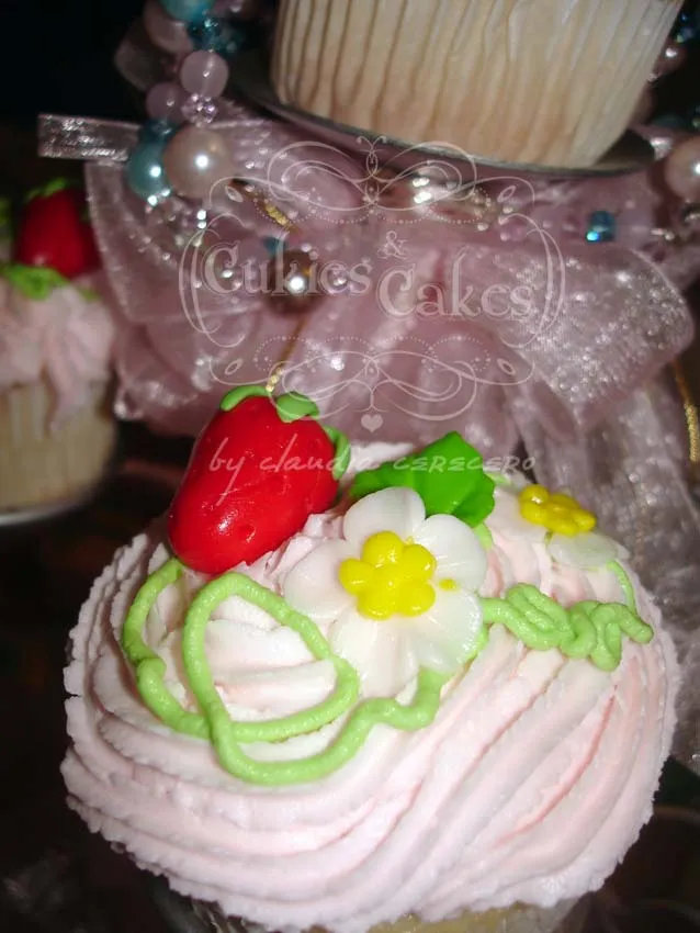 Cukies and Cakes: CUPCAKE ROSITA FRESITA