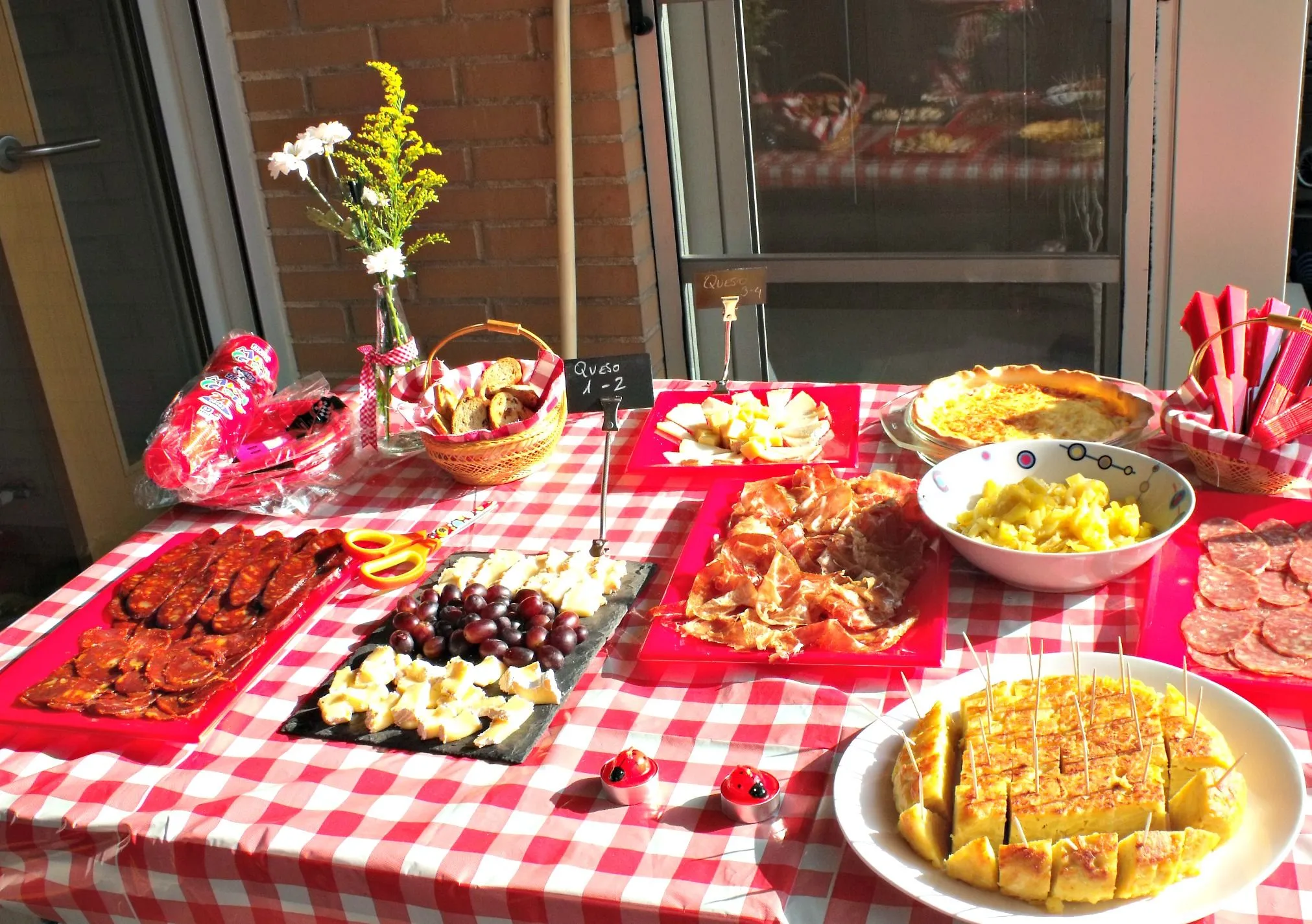 Mesa de salados para fiestas - Imagui