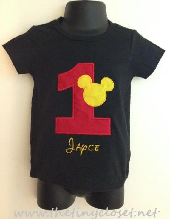 Cumpleaños Mickey Mouse camiseta personalizada por TheTinyCloset