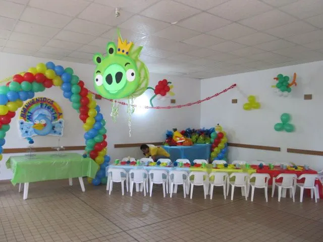 Cumpleaños con motivos de Angry Birds - Imagui