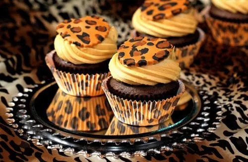 cute food cupcakes cake animal print cupcake cakes thosecravings