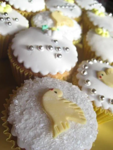 Cupcakes para Bautismo., Producto de Bisous Bisous Patisserie ...